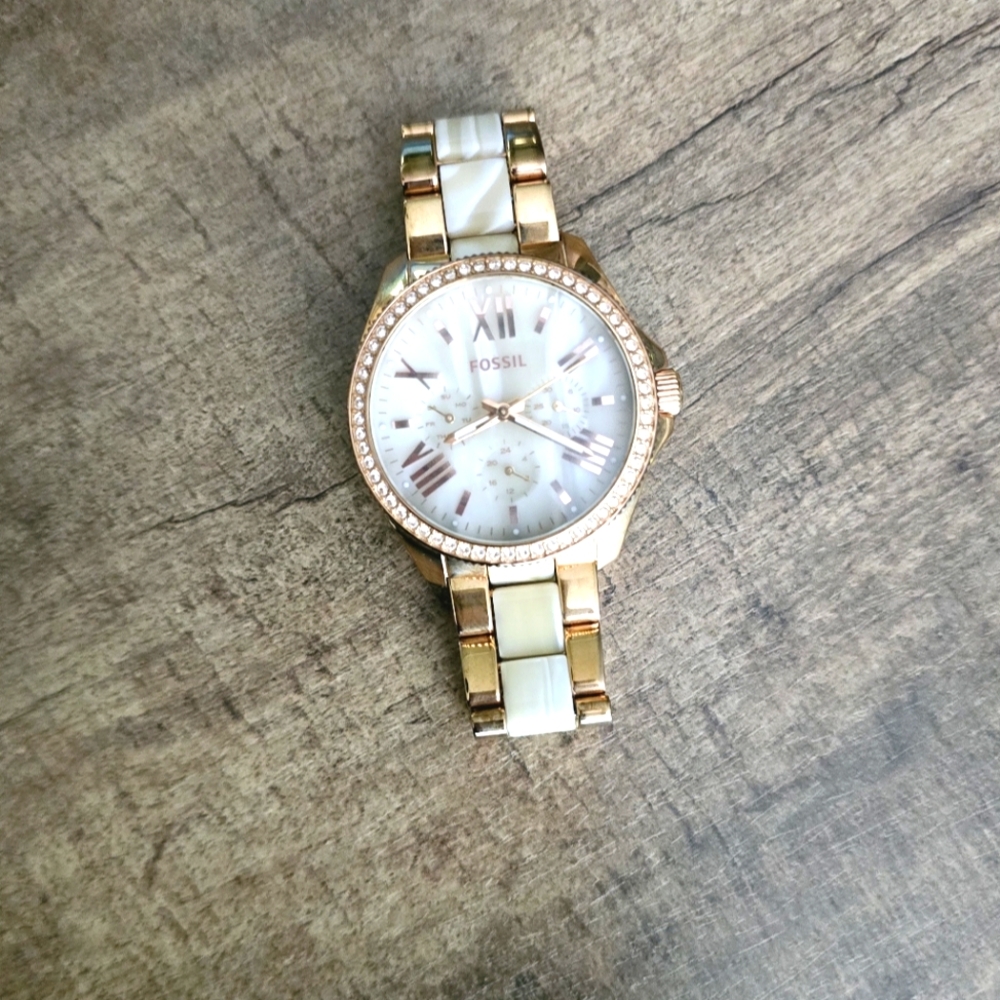 Womens Fossil rose gold/ivory watch